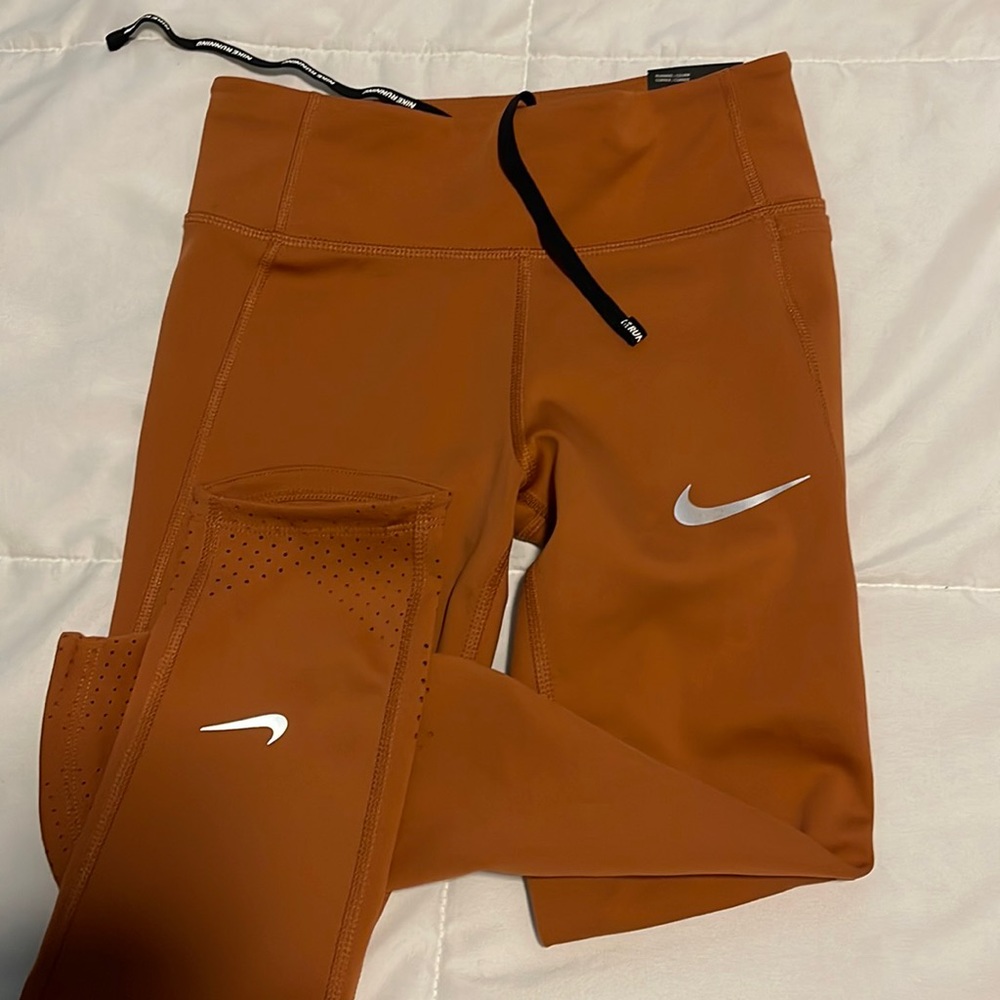 Nike Epic Lux Tight Fit Legging